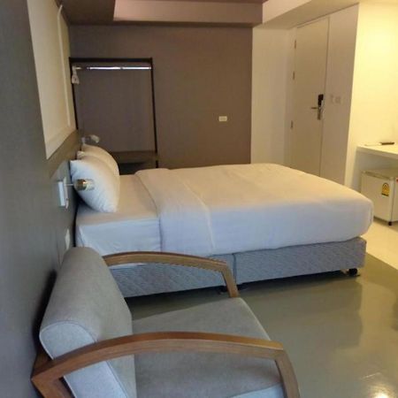 Silom Studios Bangkok Esterno foto
