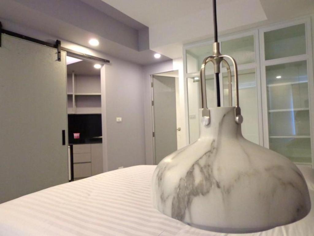 Silom Studios Bangkok Esterno foto