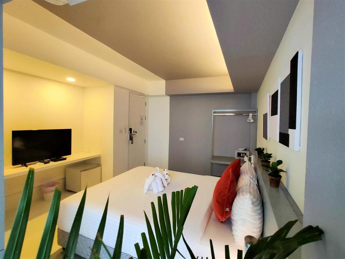 Silom Studios Bangkok Esterno foto