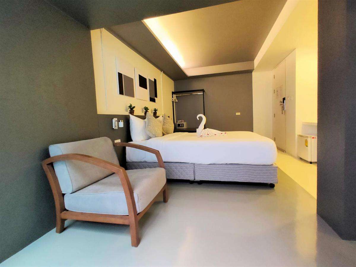Silom Studios Bangkok Esterno foto