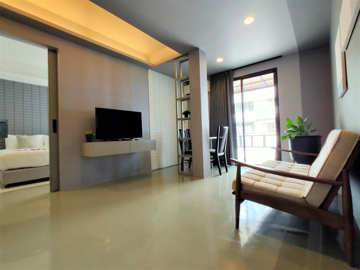 Silom Studios Bangkok Esterno foto
