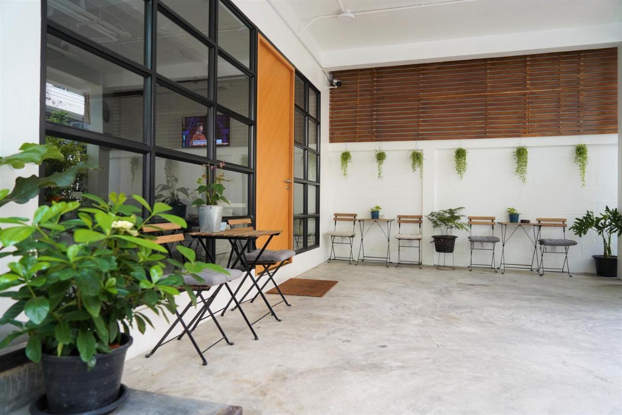 Silom Studios Bangkok Esterno foto
